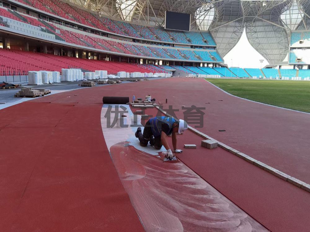 半预制塑胶跑道预制型橡胶跑道每平方米的价格