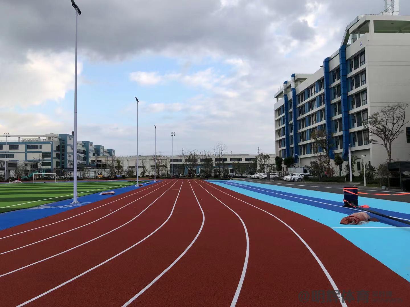 半预制塑胶跑道透气型塑胶跑道的价格是多少